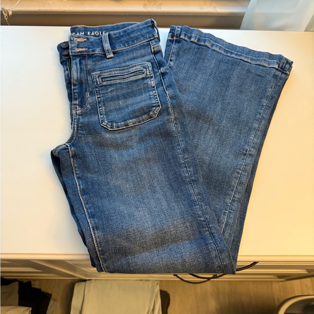 AMERICAN EAGLE FLARE JEANS